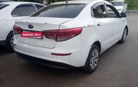 KIA Rio III рестайлинг, 2015 год, 300 000 рублей, 3 фотография