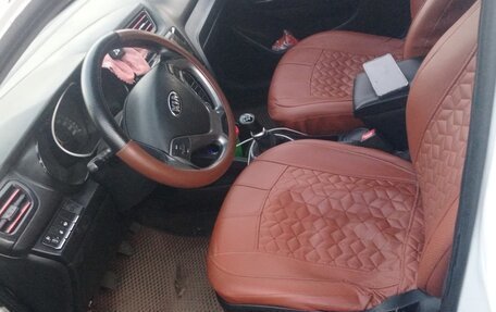 KIA Rio III рестайлинг, 2015 год, 300 000 рублей, 5 фотография