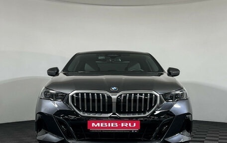 BMW 5 серия, 2025 год, 8 590 000 рублей, 4 фотография