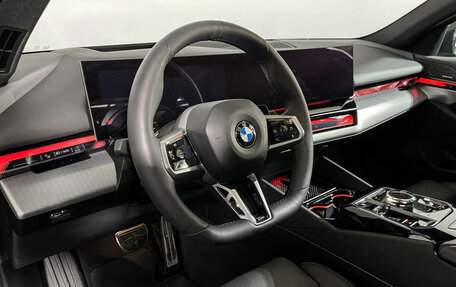 BMW 5 серия, 2025 год, 8 590 000 рублей, 13 фотография