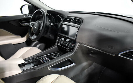Jaguar F-Pace, 2019 год, 3 440 000 рублей, 15 фотография