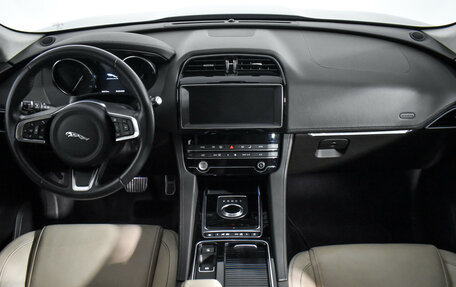 Jaguar F-Pace, 2019 год, 3 440 000 рублей, 17 фотография