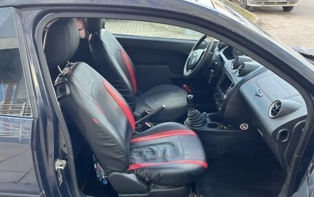 Ford Fiesta, 2004 год, 200 000 рублей, 3 фотография