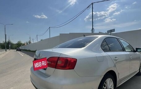 Volkswagen Jetta VI, 2013 год, 999 999 рублей, 2 фотография