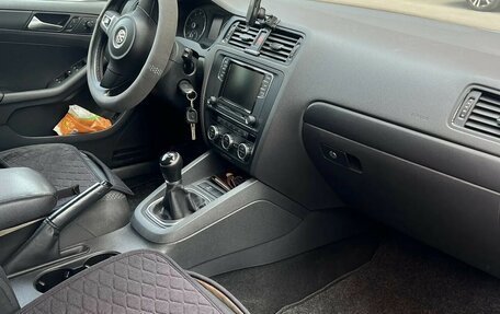 Volkswagen Jetta VI, 2013 год, 999 999 рублей, 10 фотография