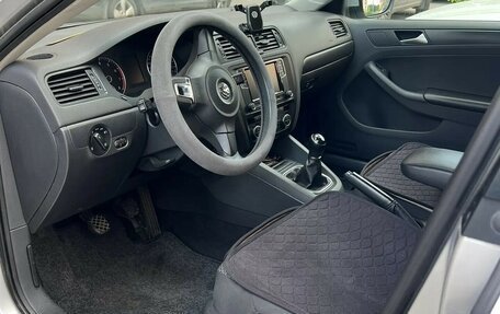 Volkswagen Jetta VI, 2013 год, 999 999 рублей, 7 фотография
