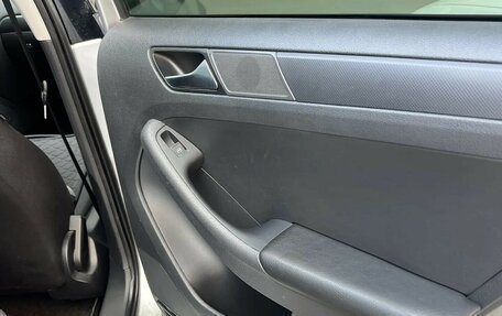 Volkswagen Jetta VI, 2013 год, 999 999 рублей, 13 фотография