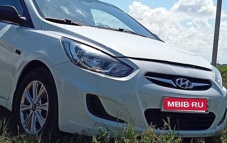 Hyundai Solaris II рестайлинг, 2011 год, 450 000 рублей, 1 фотография