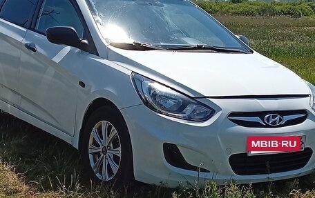 Hyundai Solaris II рестайлинг, 2011 год, 450 000 рублей, 2 фотография