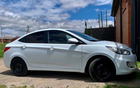 Hyundai Solaris II рестайлинг, 2014 год, 680 000 рублей, 3 фотография