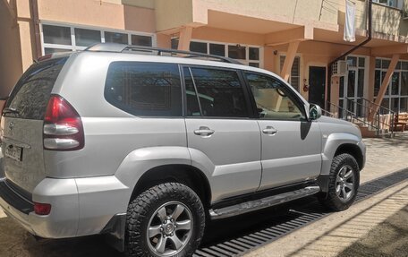 Toyota Land Cruiser Prado 120 рестайлинг, 2006 год, 2 100 000 рублей, 5 фотография