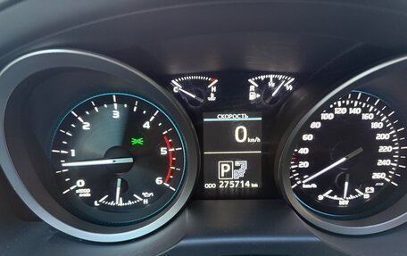 Toyota Land Cruiser 200, 2012 год, 3 950 000 рублей, 7 фотография