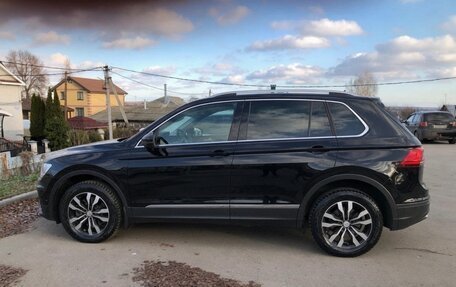 Volkswagen Tiguan II, 2018 год, 2 050 000 рублей, 2 фотография