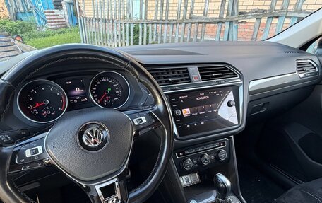 Volkswagen Tiguan II, 2018 год, 2 050 000 рублей, 11 фотография