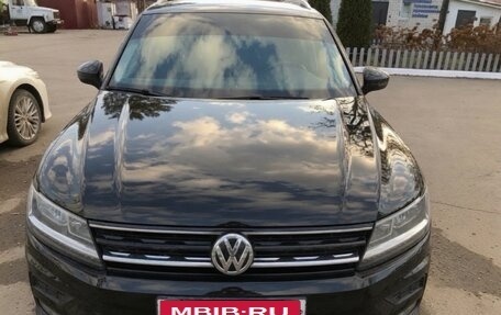 Volkswagen Tiguan II, 2018 год, 2 050 000 рублей, 1 фотография
