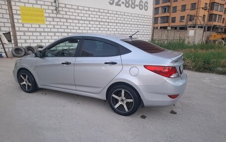 Hyundai Solaris II рестайлинг, 2014 год, 730 000 рублей, 5 фотография