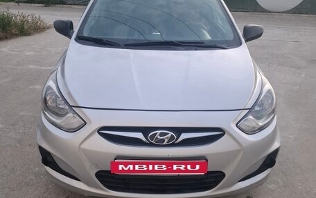 Hyundai Solaris II рестайлинг, 2014 год, 730 000 рублей, 3 фотография