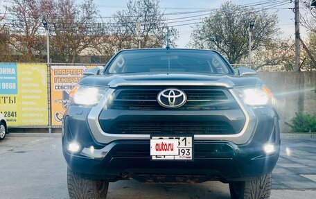 Toyota Hilux VIII, 2021 год, 3 450 000 рублей, 2 фотография