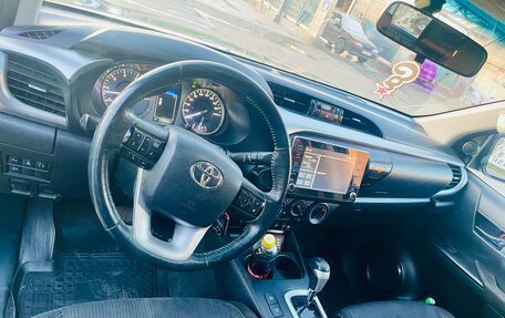 Toyota Hilux VIII, 2021 год, 3 450 000 рублей, 9 фотография