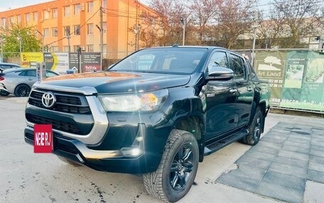 Toyota Hilux VIII, 2021 год, 3 450 000 рублей, 6 фотография