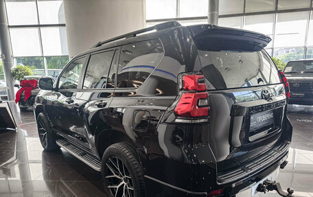 Toyota Land Cruiser Prado 150 рестайлинг 2, 2018 год, 4 698 000 рублей, 11 фотография