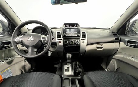 Mitsubishi Pajero Sport II рестайлинг, 2014 год, 2 250 000 рублей, 14 фотография