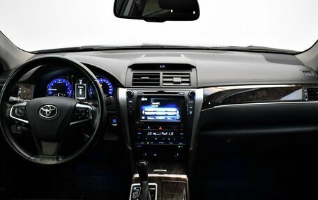Toyota Camry, 2017 год, 2 050 000 рублей, 5 фотография