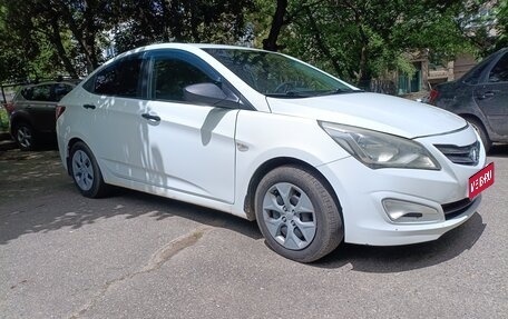 Hyundai Solaris II рестайлинг, 2015 год, 700 000 рублей, 1 фотография