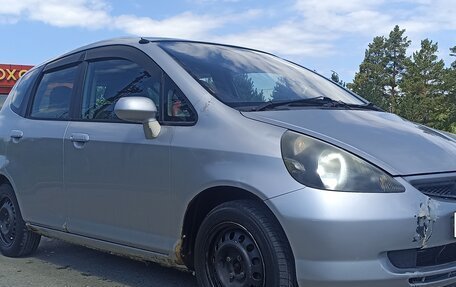 Honda Fit III, 2002 год, 260 000 рублей, 3 фотография