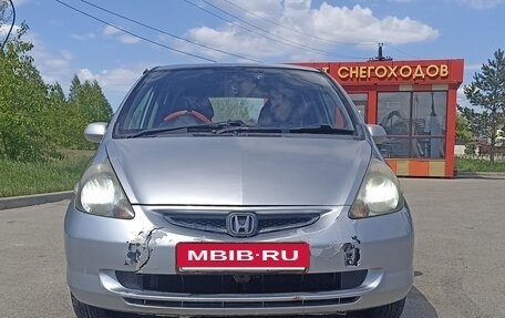 Honda Fit III, 2002 год, 260 000 рублей, 2 фотография