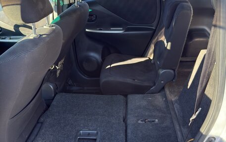 Toyota Ractis I, 2006 год, 850 000 рублей, 6 фотография