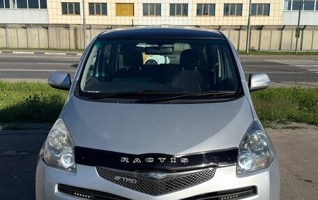 Toyota Ractis I, 2006 год, 850 000 рублей, 3 фотография