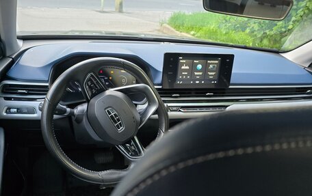 Geely Emgrand, 2023 год, 1 680 000 рублей, 3 фотография