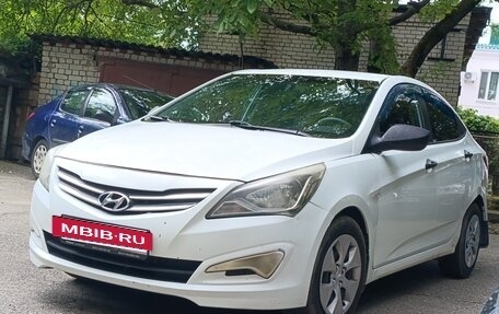 Hyundai Solaris II рестайлинг, 2015 год, 700 000 рублей, 2 фотография