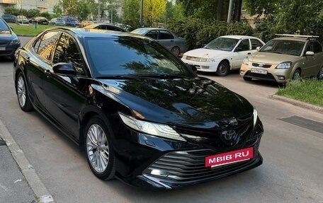 Toyota Camry, 2019 год, 3 100 000 рублей, 4 фотография