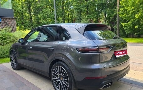 Porsche Cayenne III, 2022 год, 6 050 000 рублей, 4 фотография