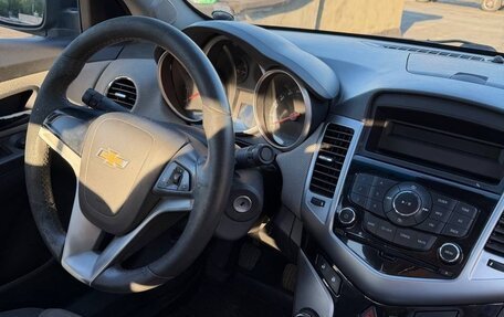 Chevrolet Cruze II, 2010 год, 430 000 рублей, 13 фотография