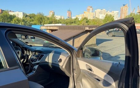 Chevrolet Cruze II, 2010 год, 430 000 рублей, 16 фотография