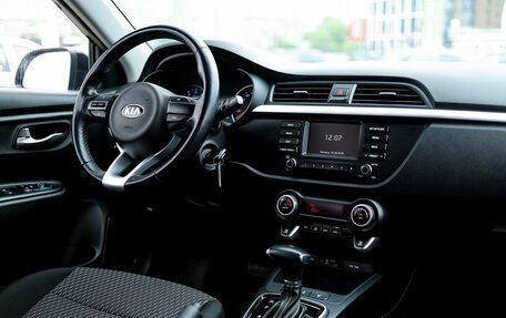 KIA Rio IV, 2018 год, 1 359 000 рублей, 10 фотография