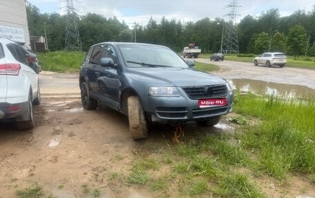 Volkswagen Touareg III, 2005 год, 299 999 рублей, 1 фотография