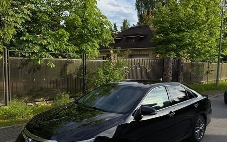 Toyota Camry, 2016 год, 1 900 000 рублей, 3 фотография