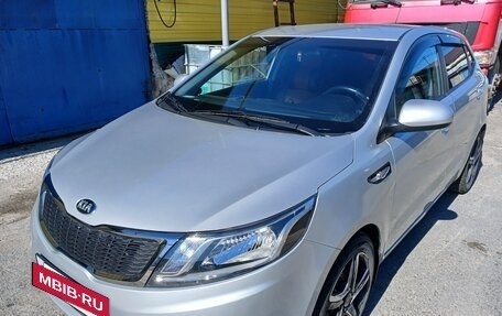 KIA Rio III рестайлинг, 2015 год, 980 000 рублей, 2 фотография