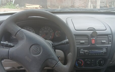 Nissan Almera, 2001 год, 197 000 рублей, 6 фотография