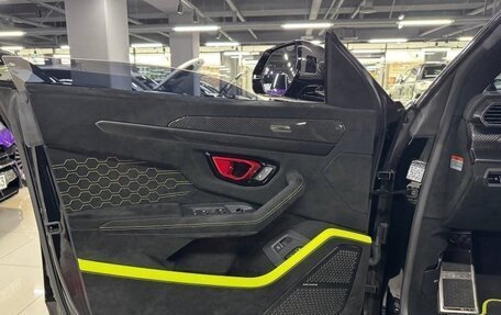 Lamborghini Urus I, 2024 год, 32 000 000 рублей, 5 фотография