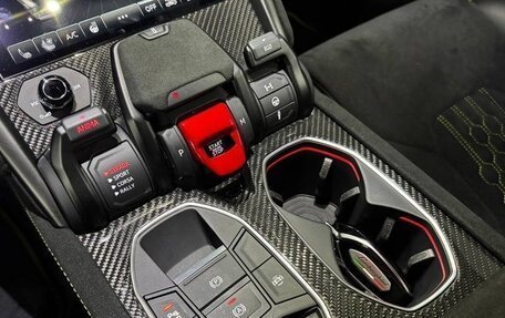 Lamborghini Urus I, 2024 год, 32 000 000 рублей, 10 фотография