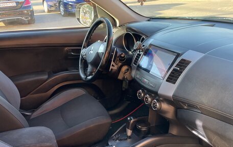 Mitsubishi Outlander III рестайлинг 3, 2011 год, 1 100 000 рублей, 8 фотография