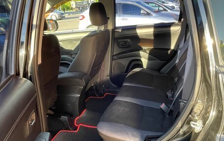 Mitsubishi Outlander III рестайлинг 3, 2011 год, 1 100 000 рублей, 9 фотография