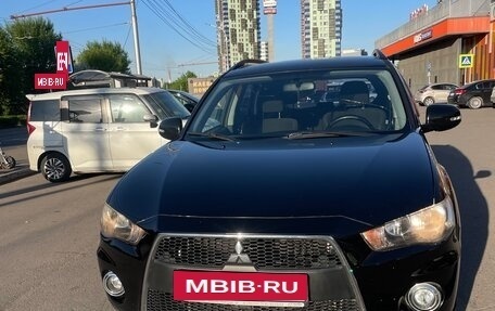 Mitsubishi Outlander III рестайлинг 3, 2011 год, 1 100 000 рублей, 14 фотография