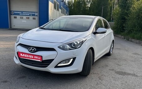 Hyundai i30 II рестайлинг, 2013 год, 930 000 рублей, 2 фотография
