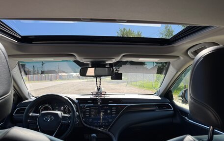 Toyota Camry, 2017 год, 2 550 000 рублей, 11 фотография